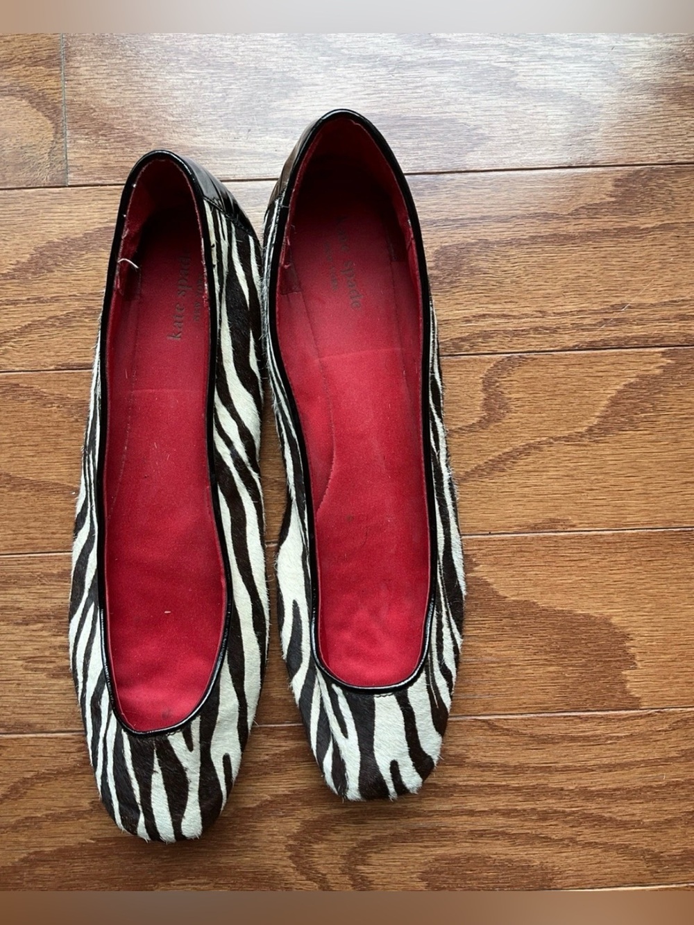 Kate Spade New York Ballet Flats Calf Hair Red Lining size 8 1/2 Brown/Whit